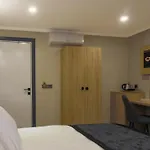 Side Leon Otel